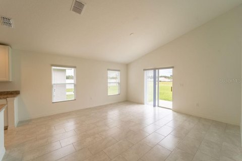 Villa ou maison à louer à Bartow, Floride: 4 chambres, 180.79 m2 № 1353104 - photo 5