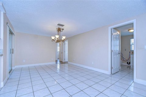 House in Hudson, Florida 4 bedrooms, 161.28 sq.m. № 1353103 - photo 23