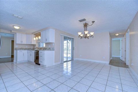 House in Hudson, Florida 4 bedrooms, 161.28 sq.m. № 1353103 - photo 17