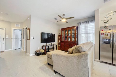 Adosado en venta en Homestead, Florida, 3 dormitorios, 123.37 m2 № 1168429 - foto 6