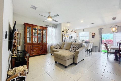 Adosado en venta en Homestead, Florida, 3 dormitorios, 123.37 m2 № 1168429 - foto 4