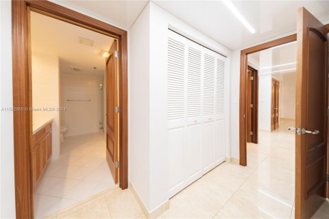 Condo in Key Biscayne, Florida, 2 bedrooms  № 1168430 - photo 6