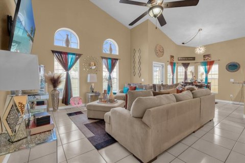 Villa ou maison à vendre à Orlando, Floride: 4 chambres, 192.49 m2 № 1387317 - photo 8