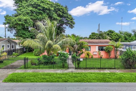 Villa ou maison à vendre à Miami Gardens, Floride: 3 chambres, 142.14 m2 № 1377508 - photo 23