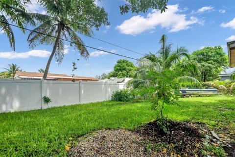 House in Miami Gardens, Florida 3 bedrooms, 142.14 sq.m. № 1377508 - photo 11