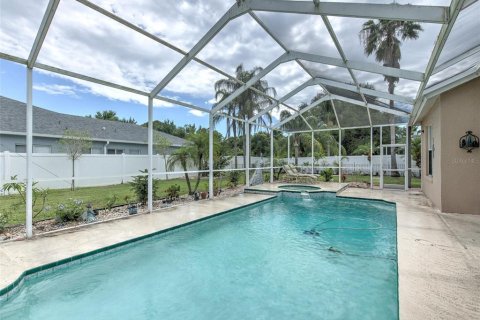 Casa en venta en Lutz, Florida, 4 dormitorios, 212.28 m2 № 1137217 - foto 14