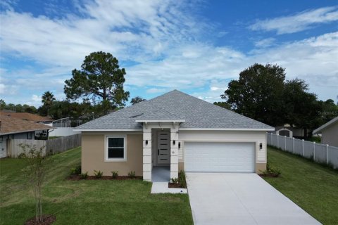 House in Palm Coast, Florida 3 bedrooms, 173.73 sq.m. № 1393371 - photo 1