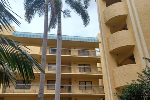 Condominio en venta en Lauderhill, Florida, 2 dormitorios, 92.9 m2 № 930098 - foto 3