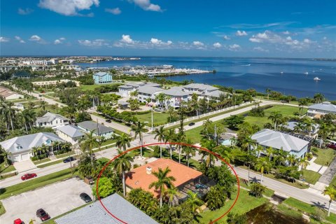 Villa ou maison à vendre à Punta Gorda, Floride: 3 chambres, 231.51 m2 № 1296809 - photo 1