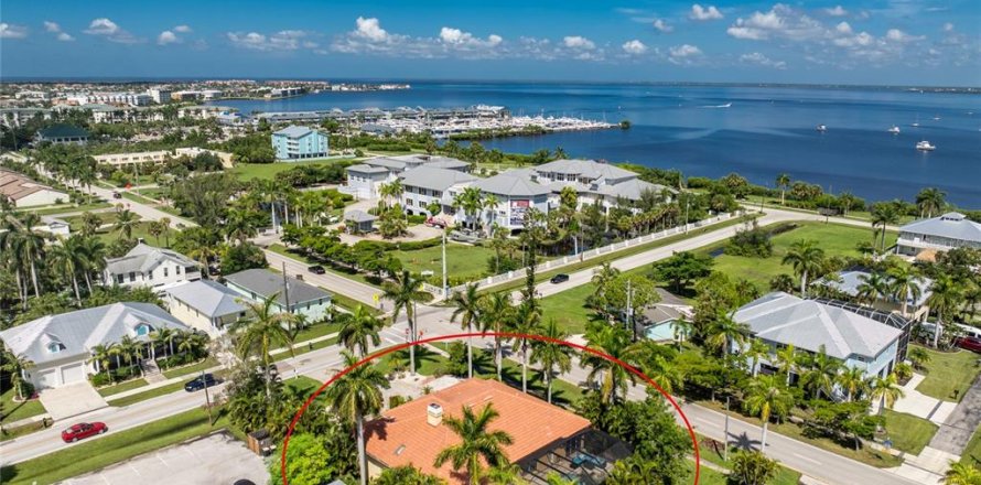 Villa ou maison à Punta Gorda, Floride 3 chambres, 231.51 m2 № 1296809