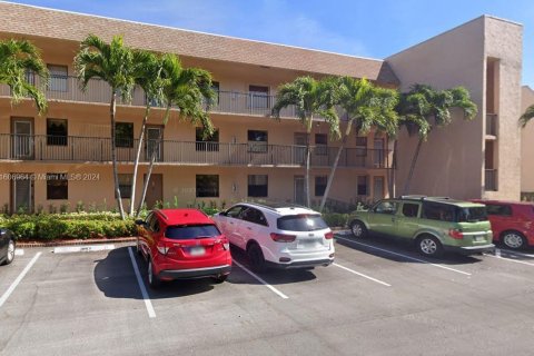 Condo in Sunrise, Florida, 2 bedrooms  № 1228897 - photo 3