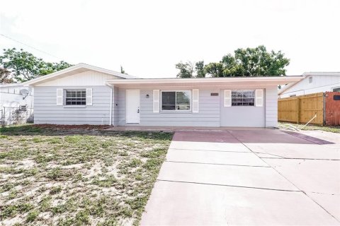 Villa ou maison à louer à Holiday, Floride: 3 chambres, 131.74 m2 № 1360059 - photo 2