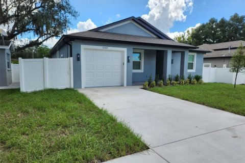 Casa en venta en Tampa, Florida, 4 dormitorios, 181.53 m2 № 1382231 - foto 1