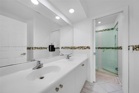Casa en venta en Aventura, Florida, 4 dormitorios, 201.51 m2 № 753884 - foto 28