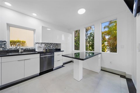 Casa en venta en Aventura, Florida, 4 dormitorios, 201.51 m2 № 753884 - foto 13