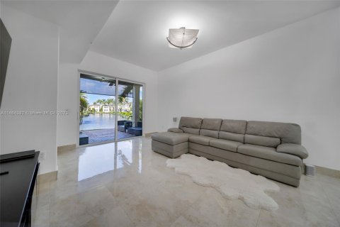 Villa ou maison à vendre à Aventura, Floride: 4 chambres, 201.51 m2 № 753884 - photo 7