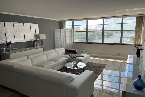 Condominio en venta en Fort Lauderdale, Florida, 2 dormitorios, 149.67 m2 № 782700 - foto 1