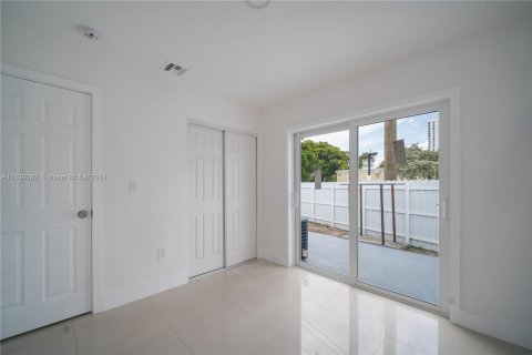 Propiedad comercial en venta en North Miami Beach, Florida, 153.01 m2 № 1310526 - foto 11