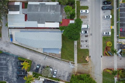 Commercial property in North Miami Beach, Florida 153.01 sq.m. № 1310526 - photo 22