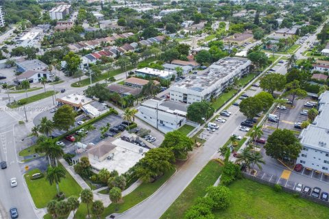 Propiedad comercial en venta en North Miami Beach, Florida, 153.01 m2 № 1310526 - foto 24