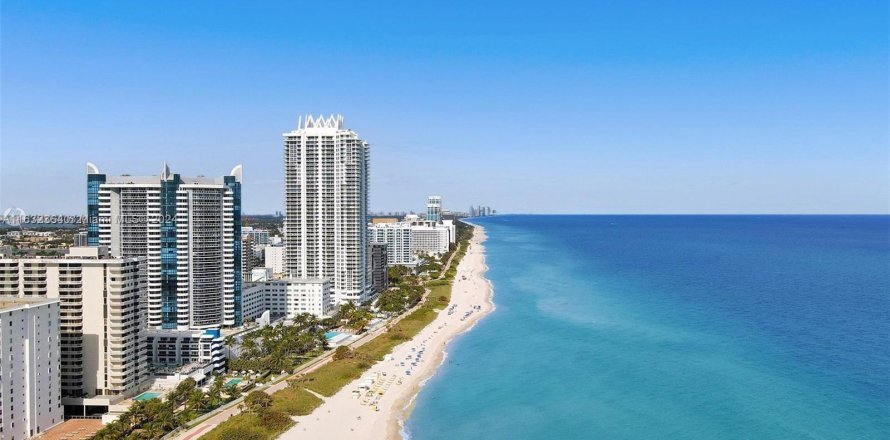 Condominio en Miami Beach, Florida, 2 dormitorios  № 1310485