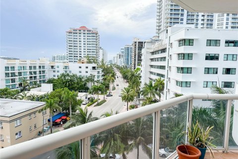 Copropriété à vendre à Miami Beach, Floride: 2 chambres, 113.34 m2 № 1310485 - photo 23