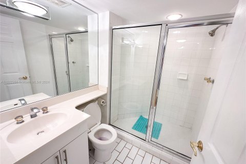 Copropriété à vendre à Miami Beach, Floride: 2 chambres, 113.34 m2 № 1310485 - photo 12