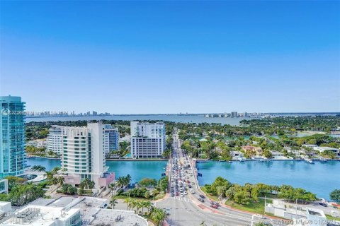 Copropriété à vendre à Miami Beach, Floride: 2 chambres, 113.34 m2 № 1310485 - photo 2