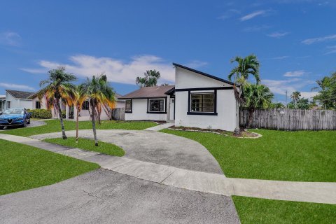 Villa ou maison à vendre à Dania Beach, Floride: 3 chambres, 150.04 m2 № 1155661 - photo 1