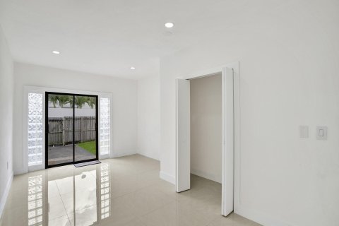 Casa en venta en Dania Beach, Florida, 3 dormitorios, 150.04 m2 № 1155661 - foto 12