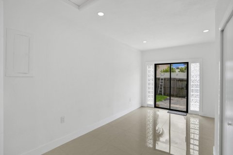 Casa en venta en Dania Beach, Florida, 3 dormitorios, 150.04 m2 № 1155661 - foto 9