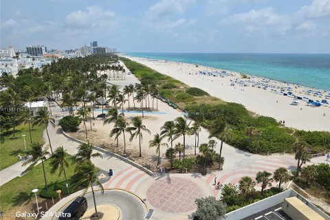 Condo in Miami Beach, Florida, 2 bedrooms  № 1177674 - photo 4