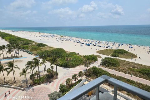 Condo in Miami Beach, Florida, 2 bedrooms  № 1177674 - photo 22