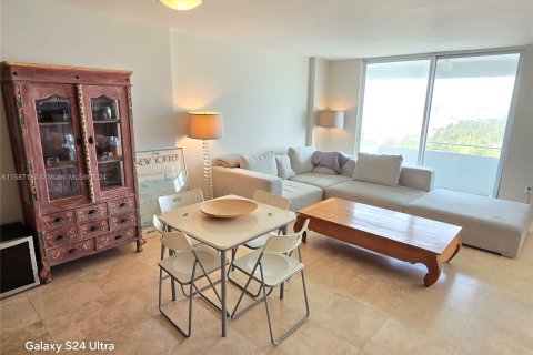 Condo in Miami Beach, Florida, 2 bedrooms  № 1177674 - photo 18