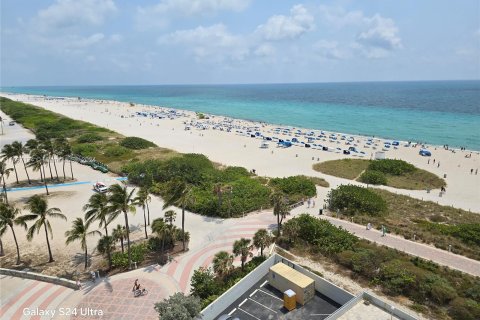 Condo in Miami Beach, Florida, 2 bedrooms  № 1177674 - photo 23