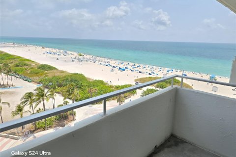 Condo in Miami Beach, Florida, 2 bedrooms  № 1177674 - photo 26