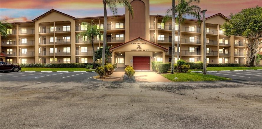 Condo in Pembroke Pines, Florida, 2 bedrooms  № 1321258