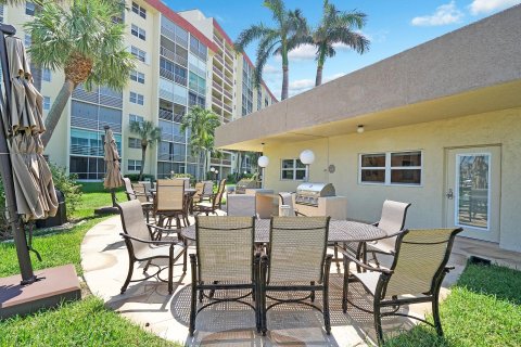 Copropriété à vendre à Pompano Beach, Floride: 2 chambres, 91.04 m2 № 1077762 - photo 13