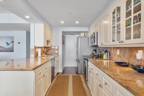 Condominio en venta en Hallandale Beach, Florida, 2 dormitorios, 116.96 m2 № 1077767 - foto 10