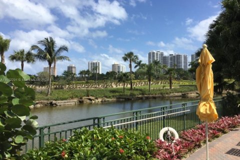 Condo in Aventura, Florida, 2 bedrooms  № 1355513 - photo 21