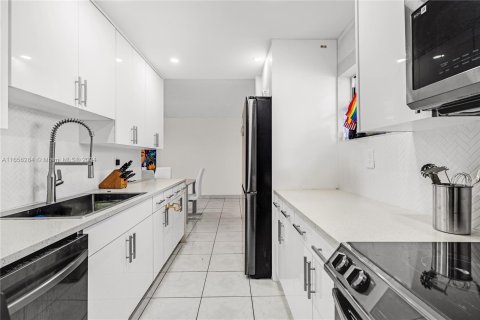 Condominio en venta en Miami, Florida, 2 dormitorios, 112.41 m2 № 1355510 - foto 12