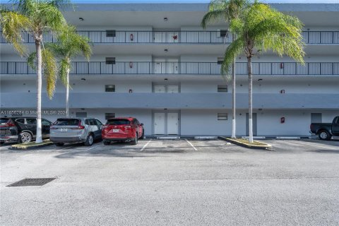 Condominio en venta en Miami, Florida, 2 dormitorios, 112.41 m2 № 1355510 - foto 7