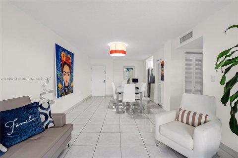 Condominio en venta en Miami, Florida, 2 dormitorios, 112.41 m2 № 1355510 - foto 9