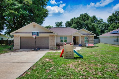 House in Crestview, Florida 3 bedrooms, 143.35 sq.m. № 590439 - photo 1