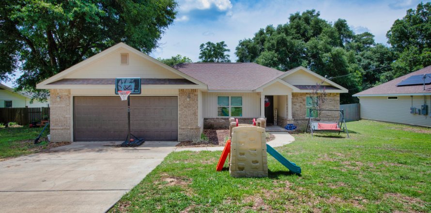 Villa ou maison à Crestview, Floride 3 chambres, 143.35 m2 № 590439