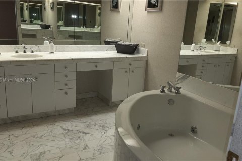 Copropriété à vendre à Aventura, Floride: 2 chambres, 177.44 m2 № 1310133 - photo 6