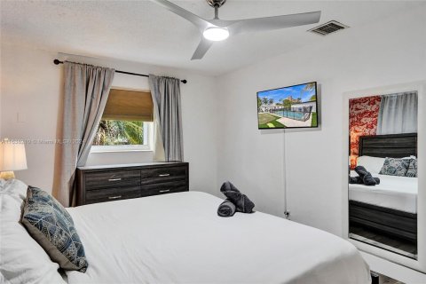 Casa en venta en Hallandale Beach, Florida, 3 dormitorios, 175.77 m2 № 1310054 - foto 12