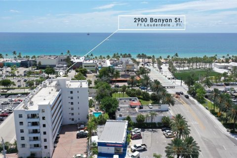 Condo in Fort Lauderdale, Florida, 2 bedrooms  № 1230015 - photo 1