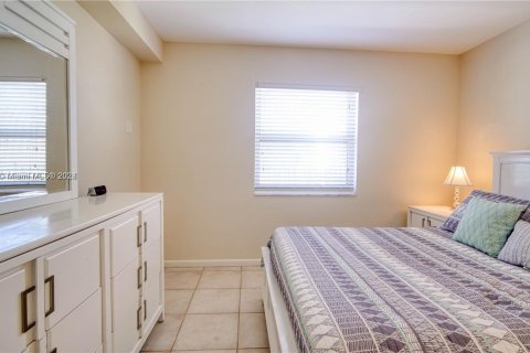 Condo in Fort Lauderdale, Florida, 2 bedrooms  № 1230015 - photo 19