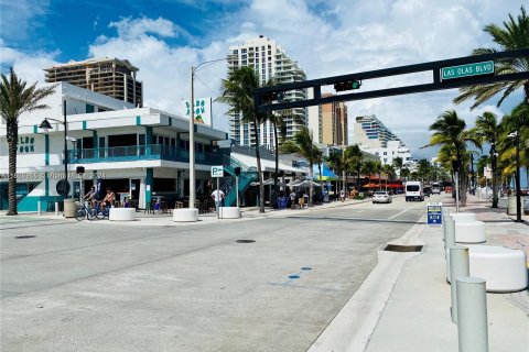 Condo in Fort Lauderdale, Florida, 2 bedrooms  № 1230015 - photo 27